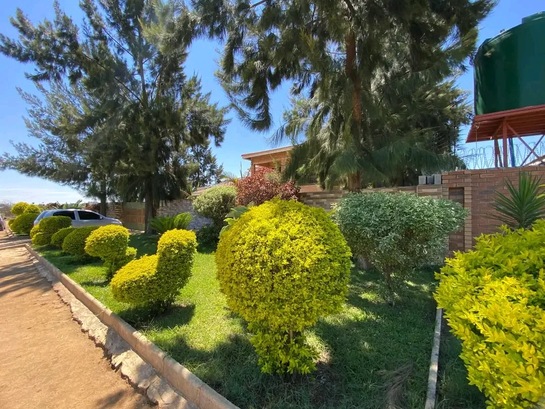 6 BEDS HARRISVALE, DOUBLE STOREY - image 1