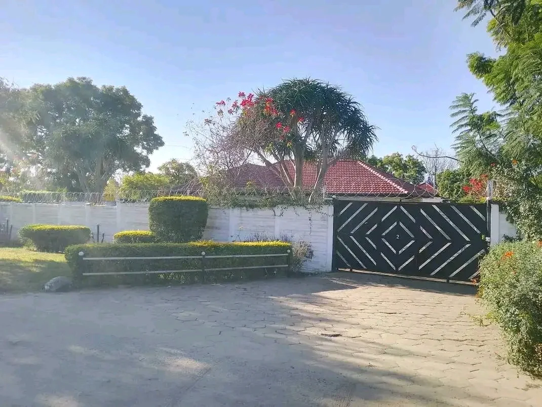 BULAWAYO, NORTHEND 3 BEDS - image 1