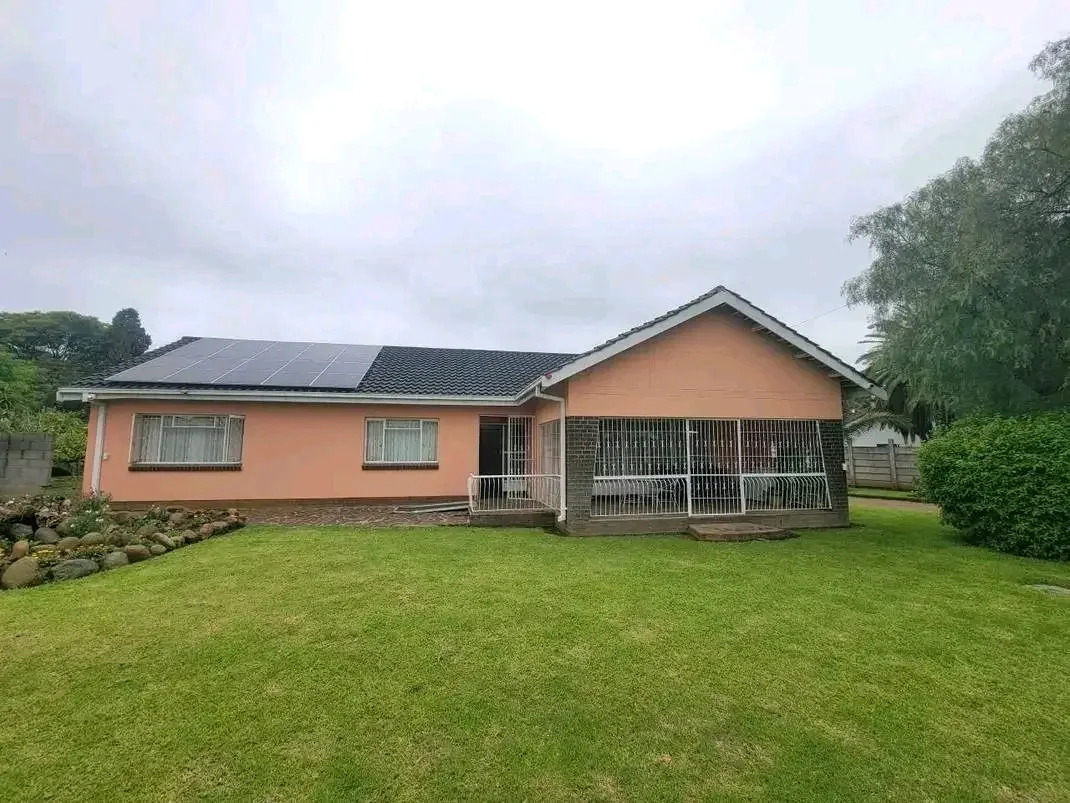 Ilanda, Bulawayo 3 Bedroom House - image 5