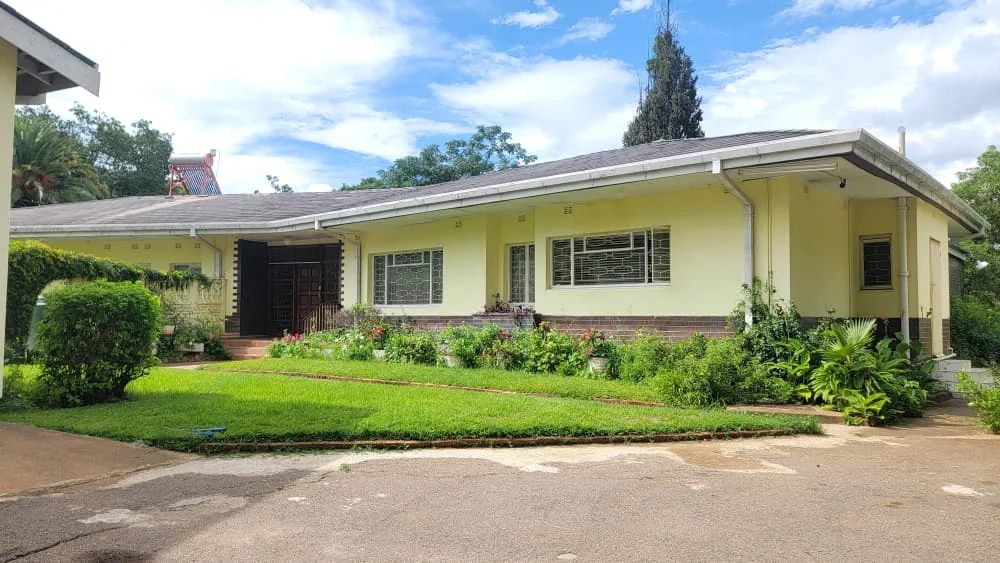 Kumalo, Bulawayo 4 Bedroom House - image 3