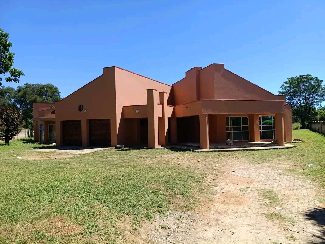 Old Parklands, Bulawayo 4 Bedroom House - image 3